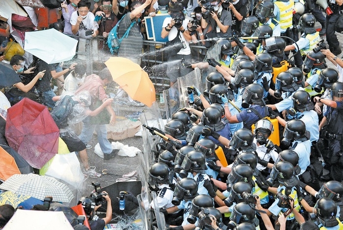 港「佔中」運動對社會氣氛造成極大撕裂。(圖：美聯社)