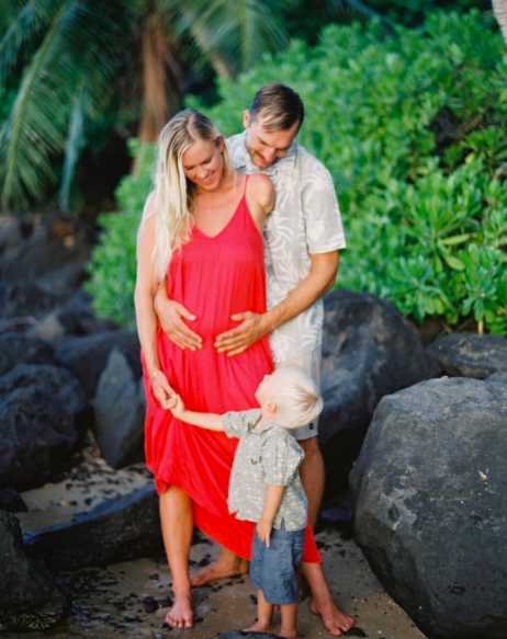 貝瑟妮·漢米爾頓在社交媒體 Instagram上發布一組甜蜜照片，慶祝自己懷有第二個寶寶5個月！（圖：來自Instagram）