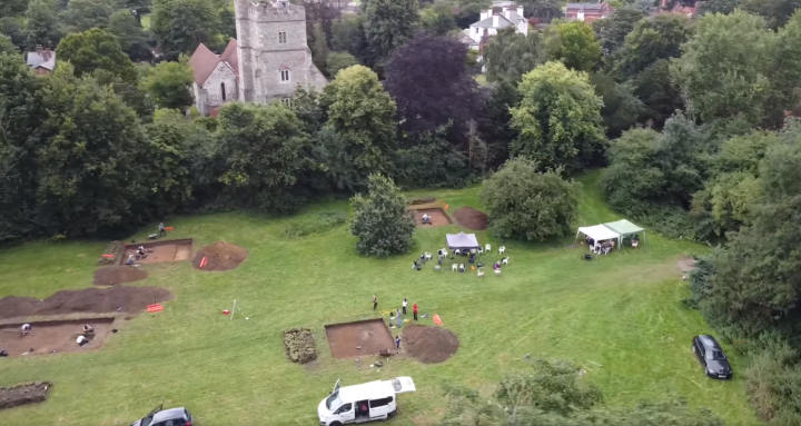 聖三一教堂發掘現場。（圖：University of Reading facebook） 