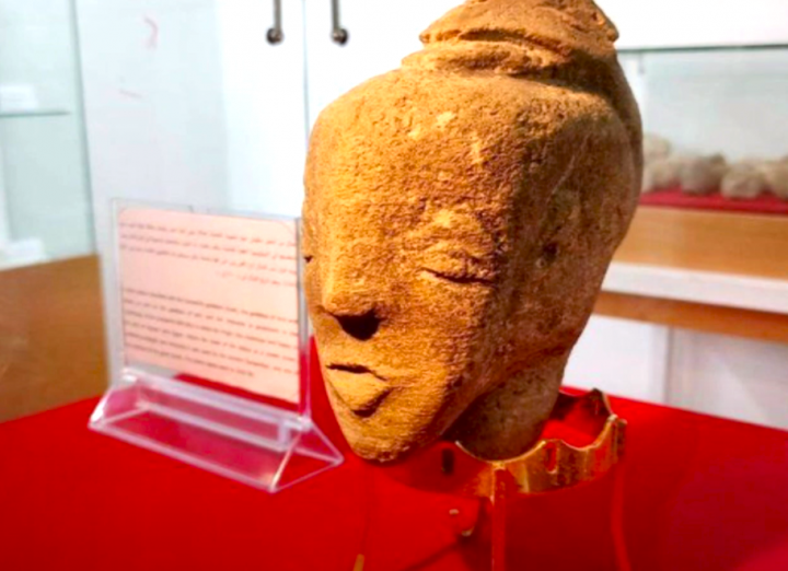 4500年歷史的阿納特雕像頭部。（圖：NEWS WATCH 24視頻擷圖） 