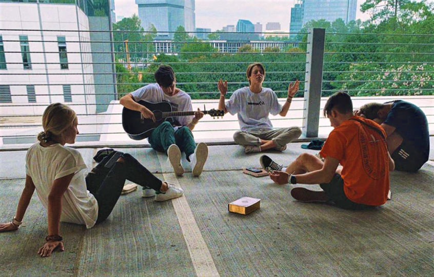 17岁少年TikTok讲福音 化身网络传道千万人追踪