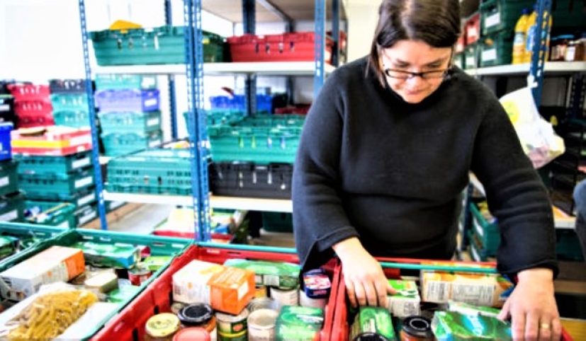 疫情未散糧食不足  英教會聯食物銀行緊急支援家庭 